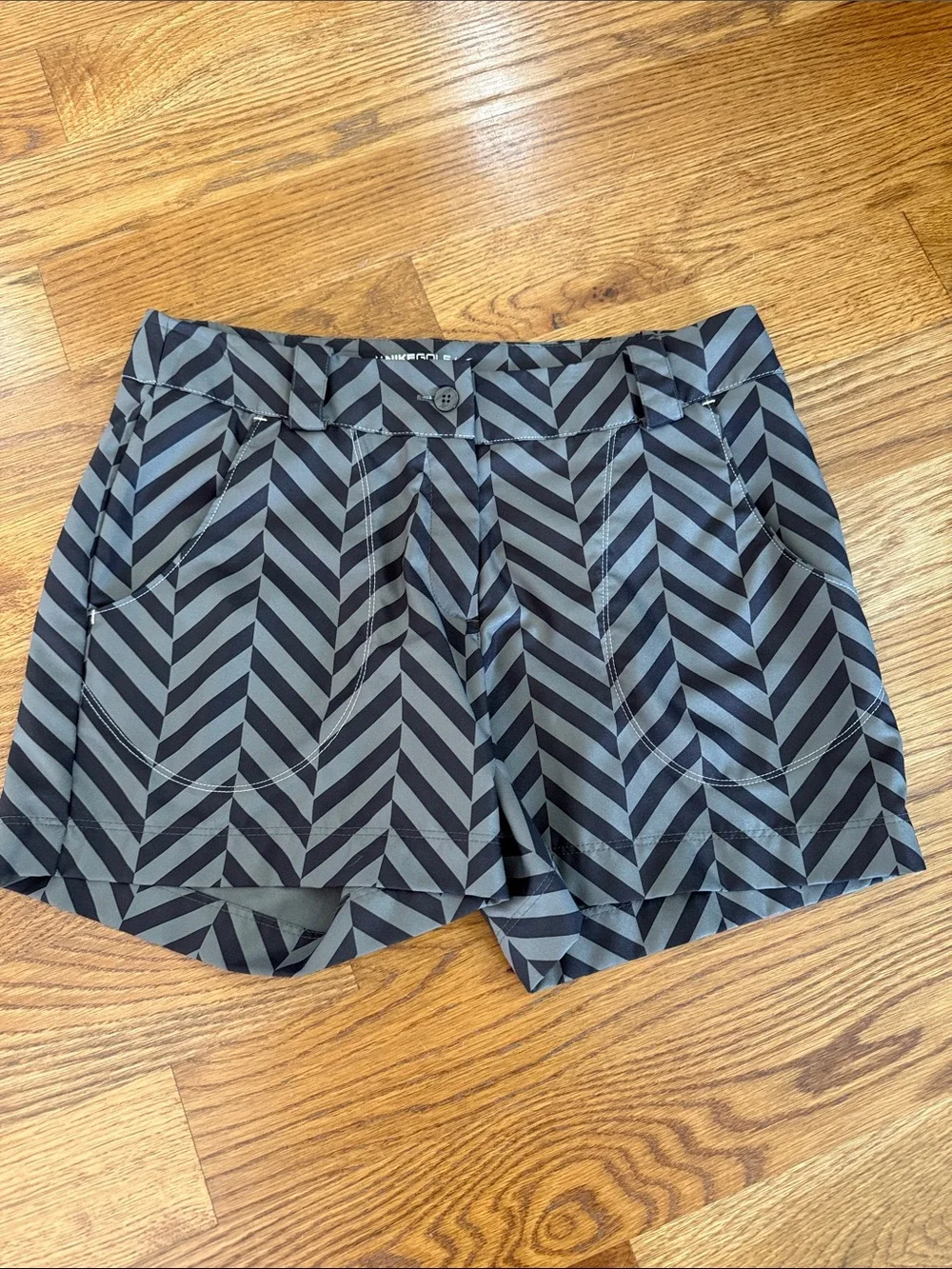 Nike Golf Tour Performance Dri-FIT Chevron Shorts Women’s 6 Green Black